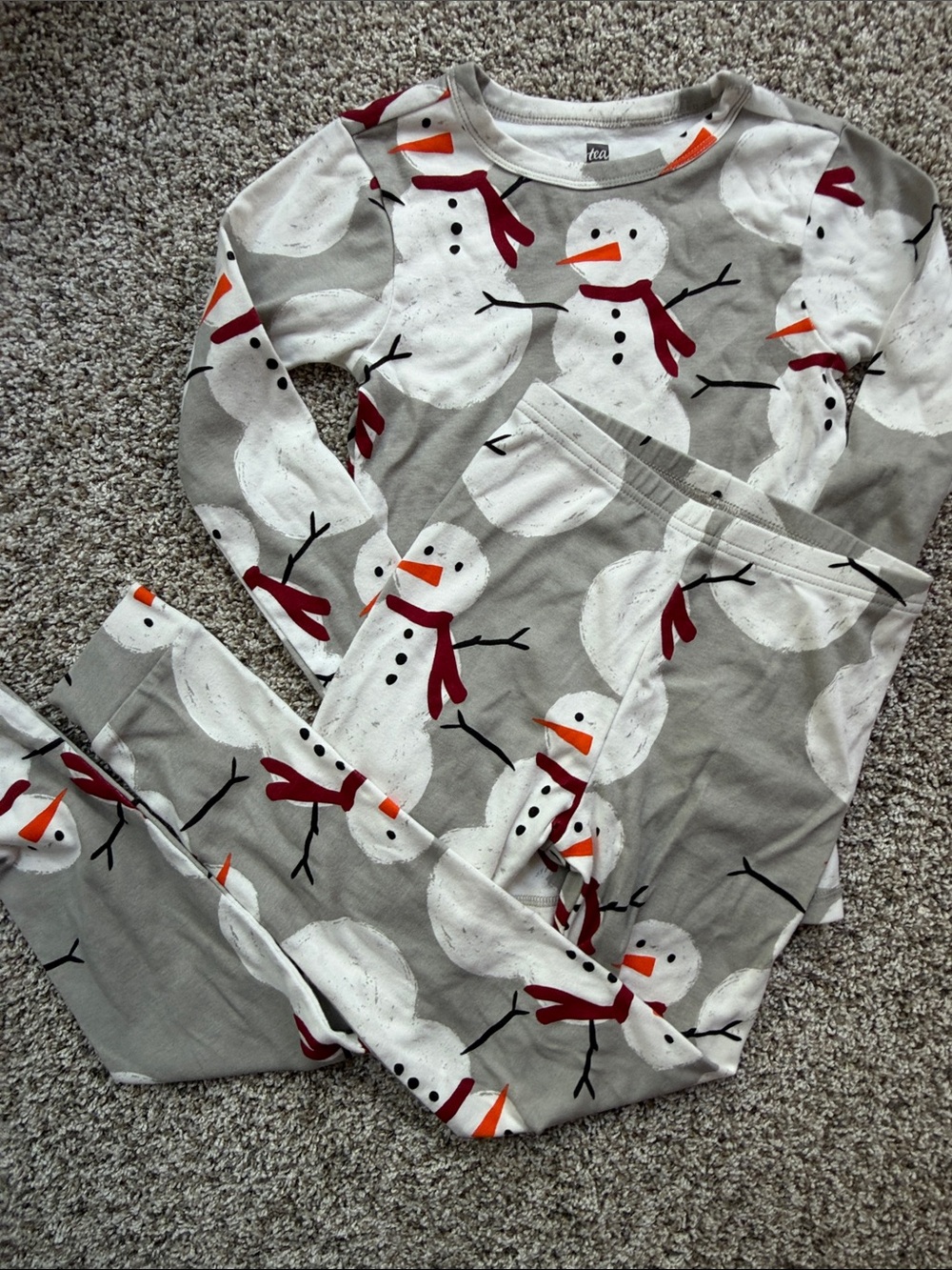 NWOT Tea Kids Snowman Pajama Set - Gray, White & Red